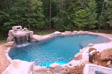 small  pool grotto | Rico Rock Pool with small cave and waterfall | Flickr - Photo Sharing! Small Pool Design Ideas, Swimming Pool Pictures, Custom Backyard, Building A Swimming Pool, Pool Design Ideas, Custom Swimming Pool, Small Swimming Pools, Small Pool Design, Small Pools