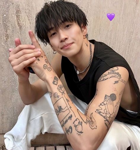 Asian Guys With Tattoos, Boys Colored Hair, Filipino Guys, Asian Guy, Korean Tattoos, Asian Tattoos, Asian Guys, Handsome Asian Men, Gay Fashion