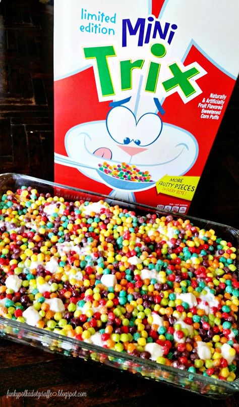 Funky Polkadot Giraffe: MINI Trix Krispie Treats Trix Treats, Trix Cereal, Holiday Desert, Rice Krispie Cereal, Cereal Treats, Mini Treats, Cereal Bars, Rice Crispy Treats, Snack Attack