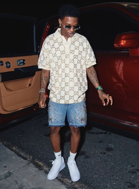 Wizkid Fashion Style, Black Men Fashion Swag Streetwear, Wizkid Style, Wizkid Outfits, Black Men Summer Fashion, 90s Black Men Fashion, 90s Black Men, Streetwear Ideas, Black Men Fashion Casual