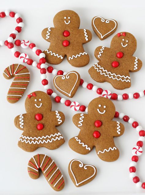 Gingerbread Cookies for a Gingerbread Party - by Glorious Treats Jul Kaka, Gingerbread Cookies Decorated, Gingerbread Party, Ginger Bread Cookies Recipe, Gingerbread House Decorations, Gingerbread Decorations, Christmas Tree Cookies, Christmas Gingerbread House, Xmas Cookies