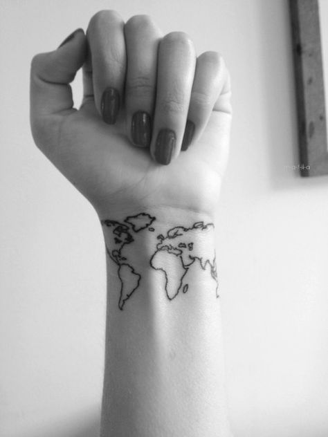 I want this along with the saying," The World is my country, all of mankind are my brethren and to do good is my religion." World Map Tattoos, Tato Henna, Map Tattoos, Sick Tattoo, Geniale Tattoos, World Tattoo, Tattoo Feminina, 문신 디자인, Nicole Richie