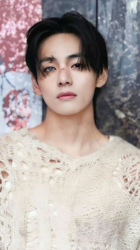 Taehyung IU clip Kpop Fashion Men, Aesthetic Profile Picture Cartoon Soft, Taehyung Pics, Body Image Art, Bts V Photos, Taehyung Kim, Bts V Pictures, Army Fashion, Bts Jungkook And V