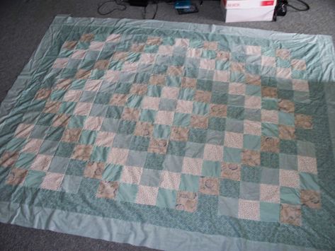 Pictures Of Quilts, Queen Size Trip Around The World Quilt Pattern Free, Quilt Patterns Queen Size, Queen Size Quilt Pattern Free, Queen Size Quilt Patterns, Biscuit Quilt, Quilts Designs, Trip Around The World Quilt, Bandana Crafts