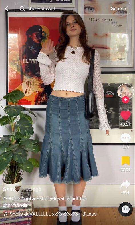 Knee Length Jean Skirt Outfits, Knee Length Denim Skirt Outfit, Knee Length Jean Skirt, Outfit Denim Skirt, Knee Length Jean Skirts, Jean Skirt Outfits, Outfit Denim, Ootd Inspo, Thrift Finds