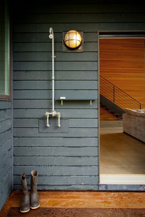 A simple shower in Vermont. Mosaic tiles, lava stone walls and recycled surfboards are among the latest ideas for creative outdoor showers. #outdoor #shower Outdoor Shower Enclosure, The Projector, San Francisco Design, Outdoor Showers, House Farmhouse, Contemporary Patio, Shingle Exterior, Mountain House Plans, Contemporary Exterior