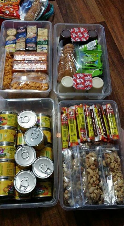 Meals For Working On The Road, Snacks For Husband At Work, Fridge Snacks For Adults, Packaged Snacks For School, Bedside Snacks, Healthy Snack Station, Healthy Snack Drawer, Man Snacks, Snack Organization