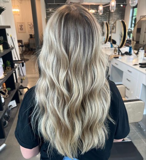 Full Highlights With Shadow Root, Highlights With Root Smudge, Highlights With Shadow Root, Lived In Blonde, Root Smudge, Blonde Hair With Roots, Dark Brunette Hair, Blonde Hairstyle, Full Highlights