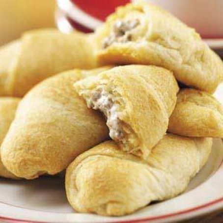 Rattlesnake Bites, Crescent Dough, Crescent Roll, Think Food, Finger Food Appetizers, Football Food, Food Blogs, Party Food Appetizers, Crescent Rolls