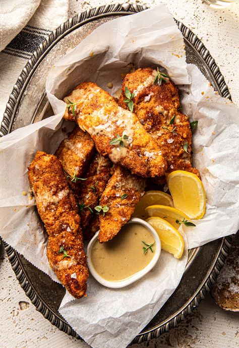 Almond Flour Chicken Tenders, Almond Flour Chicken, Healthy Chicken Tenders, Paleo Chicken Tenders, Potato Chip Chicken, Flour Chicken, Spicy Buffalo Chicken, Healthy Low Carb, One Pot Dinners