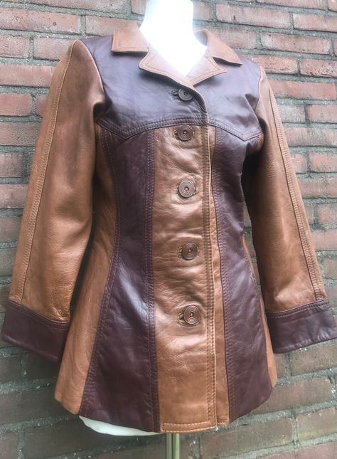 70s Leather Jacket Outfit, Brown Leather Blazer Outfit, Fashion In The 60s, Leather Blazer Outfit, Brown Leather Blazer, Y2k Cardigan, 70s Vintage Fashion, Outfits 70s, Multiple Outfits