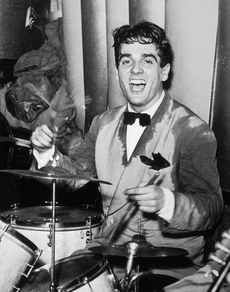 Gene Krupa Steve Gadd, Gretsch Drums, Sheila E, Drum Solo, Jazz Artists, Cool Jazz, Drummer Boy, How To Play Drums, Jazz Band