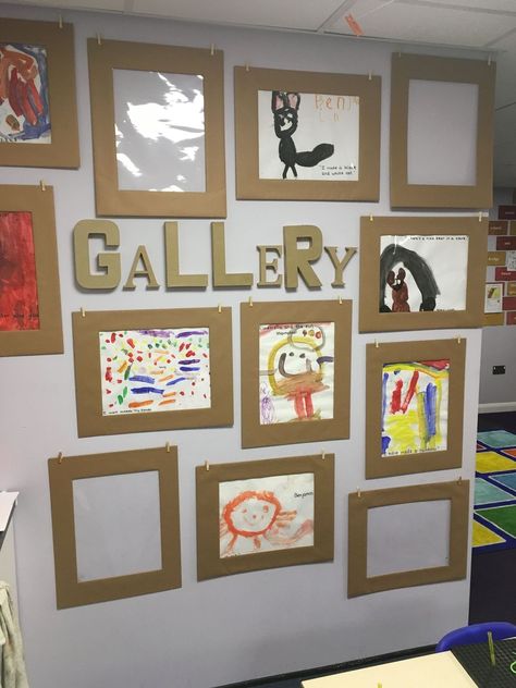 Art Display Kids Classroom, Artwork Display Ideas Classroom, Art Display Classroom Preschool, Art Display In Classroom, Art Gallery Preschool Display Ideas, Reggio Preschool Classroom Decor, Preschool Gallery Wall, Preschool Art Gallery Display, Art Gallery Classroom Display