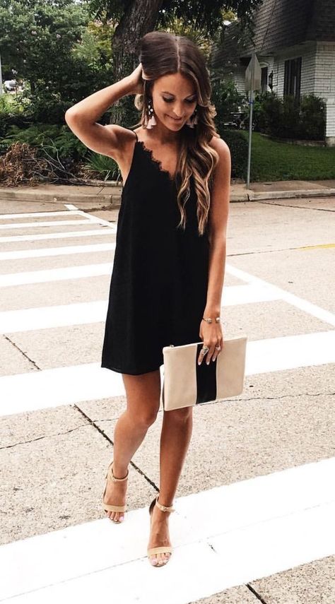 Little black slip dress Summer Trends Outfits, Mode Casual, Mode Chic, Ținută Casual, Mode Inspiration, Mode Style, Night Outfits, Mode Outfits, Outfits Casuales