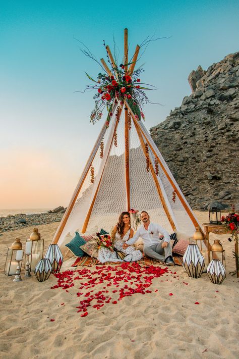 Haldi Theme, Beach Dinner Parties, Beach Wedding Ceremony Arch, Romantic Beach Picnic, Teepee Wedding, Night Picnic, Wedding Setup, Maternity Photography Poses Pregnancy Pics, Beach Proposal