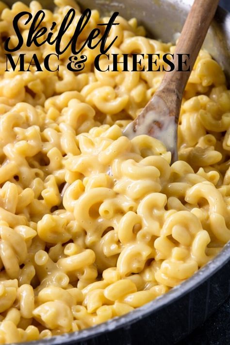 Skillet Mac & Cheese made in one pan, w/ just 5 ingredients + water and salt. Comes together in about 20 minutes and is super creamy and cheesy. Velveeta Pasta, Velveeta Mac And Cheese, Skillet Mac And Cheese, Easy Mac And Cheese, Toddler Dinner, Making Mac And Cheese, Pasta Meals, Motherhood Lifestyle, Skillet Recipes