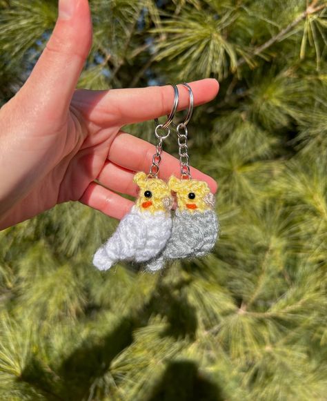 Matching Crochet Keychains, Cute Matching Crochet Keychain, Crochet Bird Keychain Free Pattern, Cockatiel Crochet, Crochet Lovebird, Crochet Amigurumi Keychain, Crochet Minis, Crochet Bird Keychain, Bird Pet