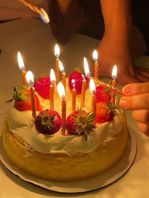 Fancy Cake Aesthetic, Cake With Candles Aesthetic, Birthday Cake Candles Aesthetic, Strawberry Birthday Cake Aesthetic, Happy Birthday Cake Aesthetic, Cake Candles Aesthetic, Birthday Celebration Aesthetic, Birthday Candles Aesthetic, 18th Birthday Cake Aesthetic