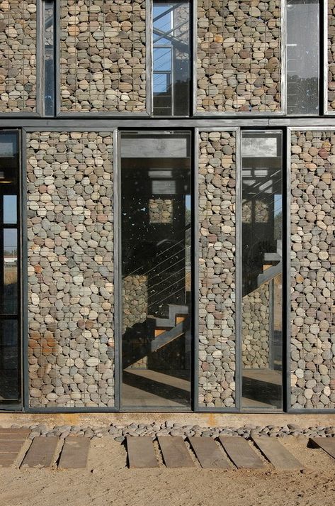 Detail Arsitektur, Fredrikstad, Gabion Wall, Stone Facade, Wood Architecture, Stone Architecture, Urban Furniture, Fence Decor, Exterior Cladding