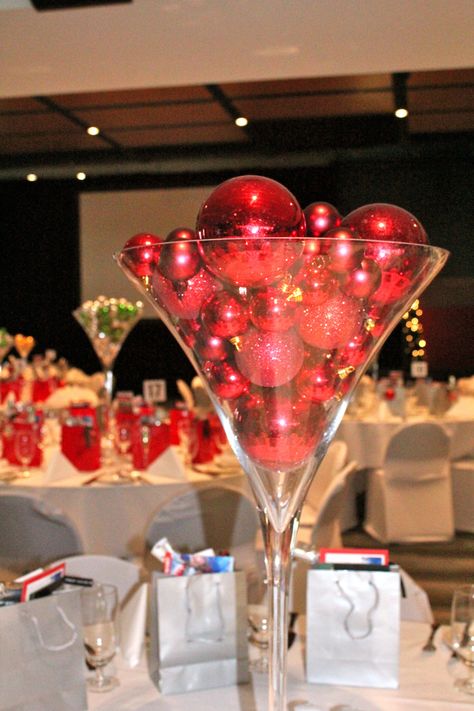 Holiday Party Centerpieces, Christmas Party Centerpieces, Corporate Christmas Parties, Corporate Holiday Party, Company Christmas Party, Work Christmas Party, Holiday Party Themes, Work Holiday Party, Christmas Party Themes