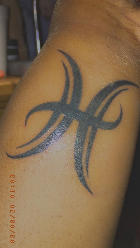 Pisces Neck Tattoo, Pieces Zodiac, Pisces Tattoo, Pisces Tattoos, Pisces Sign, Zodiac Tattoo, Pisces Zodiac, Pretty Tattoos, Neck Tattoo