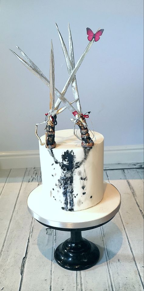 Edward Scissorhands Cake, Edward Scissor, Scissor Hands, 30 Cake, Sugar Flowers Cake, 9th Birthday Parties, Edward Scissorhands, Seasonal Food, Gothic Wedding