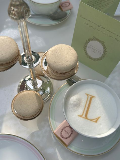 Laduree Aesthetic, Laduree London, Laduree Macaroons, Paris Tea, France Paris, Lunch Snacks, Dream Vacation, Latte Art, Clean Girl