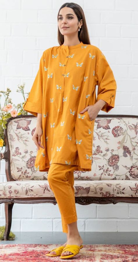 Short kurti design Simple Bazo Design, Plane Shirt Design For Women Pakistani, Latest Shirt Designs For Women Pakistani, Flat Ban Neck Design, Simple Lawn Shirt Design, Lawn Clothes Design, Simple Shalwar Design, Plane Dress Design Pakistani, Stylish Kurta Designs Women