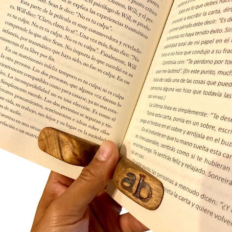 Book Page Holder, Thumb Book, Page Holder, Personalized Book, Personalised Gifts For Friends, Wood Art Projects, Wood Book, Book Holders, Friend Christmas