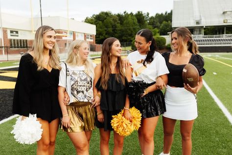 Black And Gold Outfits, Gold Outfits, Black And Gold Outfit, Gameday Outfits, Outfits For School, Gold Outfit, Gameday Outfit, Gold Collection, Football Season