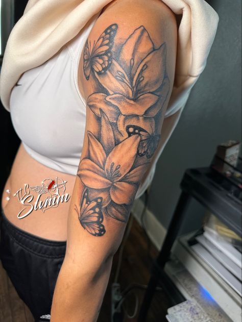 Quarter Sleeve Tattoos For Women, Upper Shoulder Tattoo, Women Tree, Arm Sleeve Tattoos For Women, Quarter Sleeve Tattoos, Crazy Tattoos, Hand Tattoos For Girls, Black Girls With Tattoos, Tattoos For Black Skin