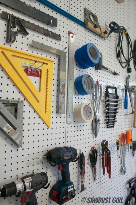 How to create a Pegboard organization wall - Sawdust Girl® Garage Organization Shelves, Pegboard Garage, Garage Organization Tips, Garage Organisation, Garage Atelier, Pegboard Organization, Diy Rangement, Shed Organization, Garage Tool Storage