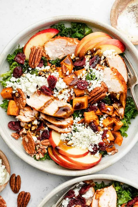 Embrace all of the autumn vibes with this tasty Fall Harvest Salad. Made with sweet potato, chicken breast, cranberries, and pecans, it's a delicious meal sure to leave you full and satisfied for hours. Easy Fall Meals, Harvest Salad Recipes, Cranberry Quinoa Salad, Fall Harvest Salad, Sweet Potato Chicken, Butternut Squash Sauce, Potato Chicken, Fall Meals, Corn Dishes