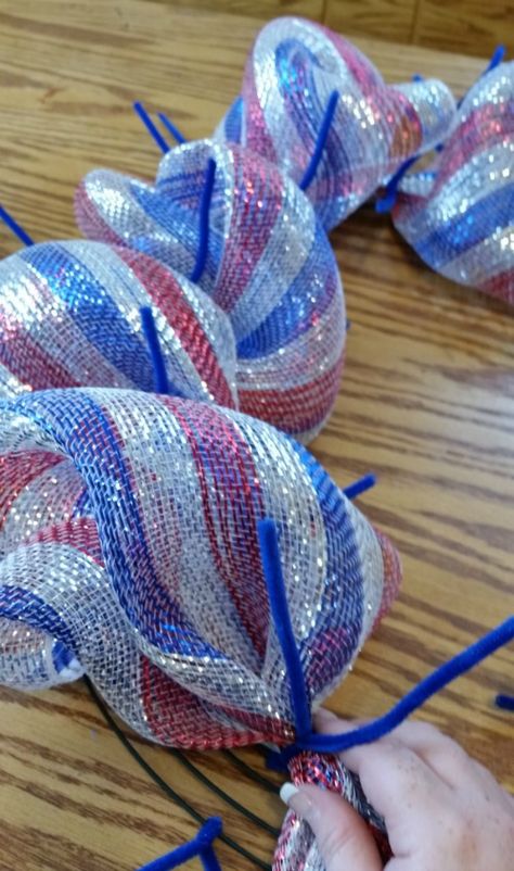 Deco Mesh Wreath Tutorial, Patriotic Wreath Diy, Patriotic Mesh Wreath, Deco Mesh Crafts, Making Mesh Wreaths, Mesh Ribbon Wreaths, Deco Mesh Wreaths Tutorials, Deco Mesh Wreaths Diy, Camp Lejeune