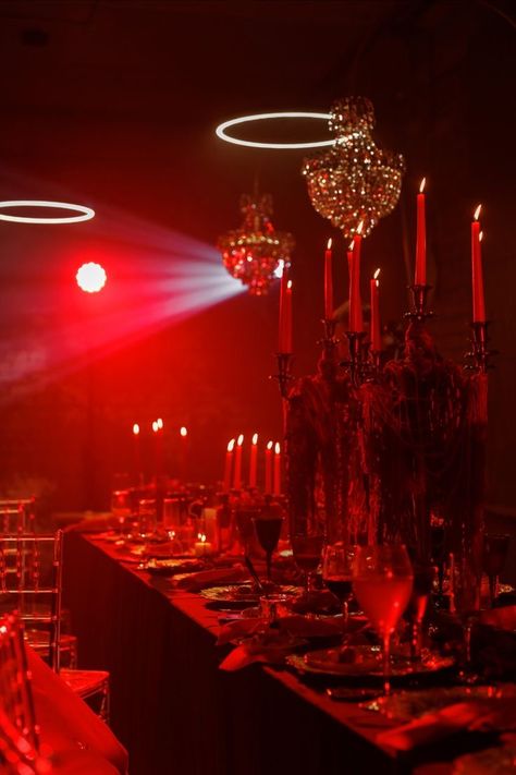 Vampire Ball Aesthetic, Vampire Dinner, Vampire Theme Party, Vampire Rave, Vampire Birthday, Vampire Halloween Party, Supernatural Party, Goth Party, Red Party Decorations