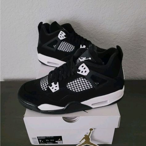 Size 11 Jordan 4 White Thunders!! Good Condition Black And White Jordan 4’s, Black Jordan 4’s, White Thunder Jordan 4, Oreo Jordan 4’s, Jordan 4 White Thunder, Jordan 4 Black And White, Family Matching Shoes, Shoes To Get, Jordan Fours