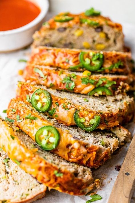 Enchilada Turkey Meatloaf, Skinnytaste Dinner, Moist Turkey Meatloaf, Turkey Meatloaf Recipes, Turkey Enchiladas, Easy Healthy Dinner Recipes, Dinner Recipes For Two, Easy Healthy Dinner, Turkey Meatloaf