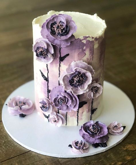 Latest Cake Designs, White Floral Wedding Cake, Gracie Birthday, Deco Pastel, Baking Decor, Floral Cakes, Purple Cake, Cakes Flowers, White Floral Wedding