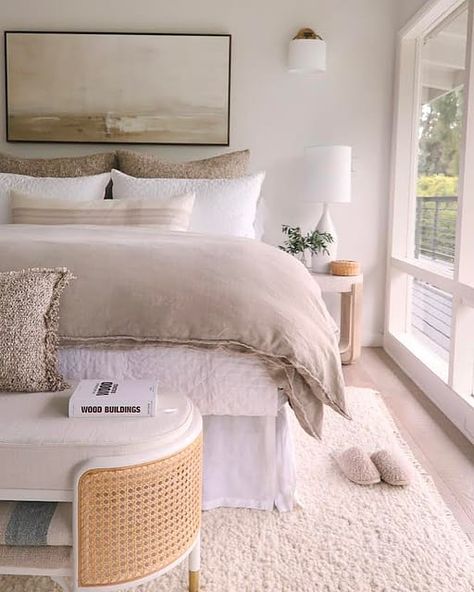 Layers of pure cozy… Linen Bedroom Aesthetic, Linen Duvet Cover, College Room, Rectangular Pillow Cover, Coastal Bedroom, Linen Duvet, Master Bedrooms Decor, Room Ideas Bedroom, Bedroom Aesthetic