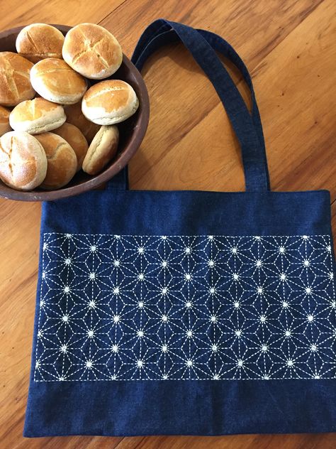 Sashiko tote bag Sashiko Bag, Lucknowi Embroidery, Tote Bag Ideas, Vintage Baby Blanket, Sashiko Pattern, Japanese Bag, Kantha Embroidery, Sashiko Embroidery, Craft Tote Bag