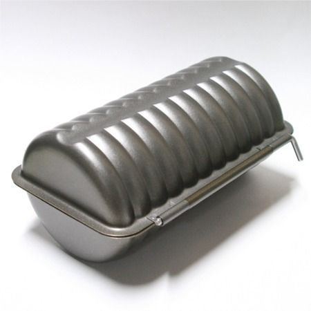 Round Bread Loaf Pan/ Bread Tin Tube Pan Made in Japan Loaf Pan Bread, Bread Mould, Tin Cake, Bread Loaf Pan, Tube Pan, Round Bread, Pita Pizzas, Bread Tin, Bread Pan