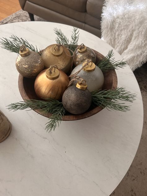 Ornaments In Bowl Decor, Ornaments In Bowl, Christmas Bowl Decorations, Christmas Vase Filler, Luxurious Christmas, Bowl Decor, Holiday Party Themes, Christmas Vases, Christmas Bowl