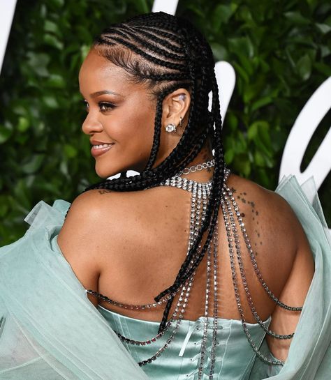 Rihanna's Gorgeous Fulani Braids | The Most Stunning Hair and Makeup Looks From the 2019 British Fashion Awards | POPSUGAR Beauty Photo 3 Rihanna Braids Hairstyles, Rihanna Braids, Looks Rihanna, Rihanna Hairstyles, Rihanna Looks, Fulani Braids, Popsugar Beauty, Cool Braids, Athletic Hairstyles