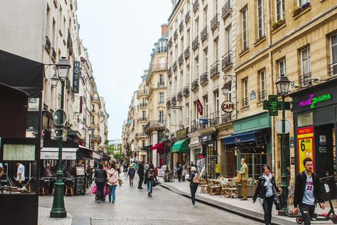 Learn about Rue Montorgueil, a historic pedestrian-only area in Paris featuring fresh food markets, cozy restaurants, and eclectic shopping spots. Streets In Paris, Paris Tourism, Paris Neighborhoods, Landscape Architecture Plan, Pere Lachaise Cemetery, Secret Paris, Marais Paris, Paris 2023, Cozy Restaurant