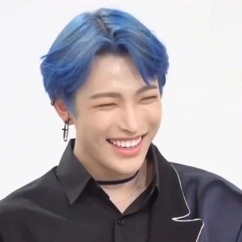 ATEEZ Kim HongJoong | 김홍중’s Instagram post: “i live just for his smile! when i see him smiling i feel like butterflies are filling my heart” Ateez Hongjoong, Hongjoong Ateez, Asian Man, Hair Icon, Woo Young, Kim Hongjoong, Forever Yours, Doja Cat, Kpop Boy