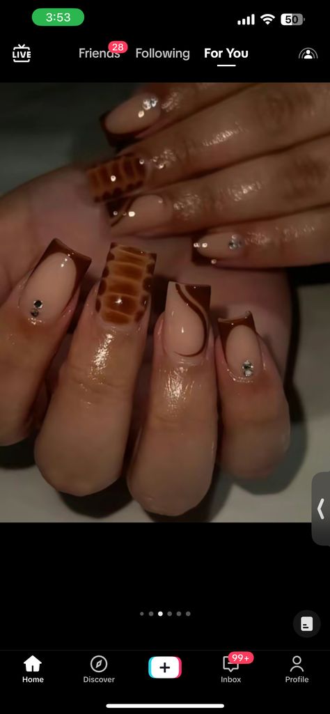 Brown Short Nails Ideas, Cute November Nails Short, Thanksgiving Short Nails, Brown Nails With Design, Short Work Nails, Realistic Nails, November Nail Art, November Nails Fall, Brown Nails Design