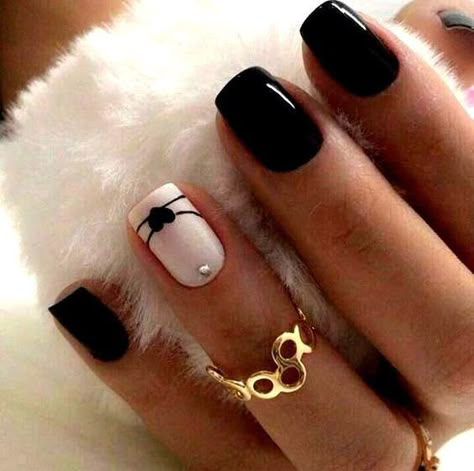 Dip Powder Summer Nails, Summer Nails Yellow, Gold Nails Stiletto, Bridal Nails Simple, Glitter Bridal Nails, Solid Color Nails Acrylic, Nail Design Short Nails, Matte Nails Coffin, Nails Invierno