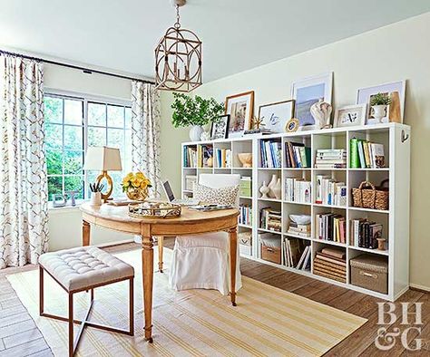 Learn how to decorate bookshelves so they are both fully functional and pleasing to the eye. Bookshelf Decor Living Room, Home Art Studio, Styling Bookshelves, Shelf Decor Bedroom, Bookshelves In Bedroom, Wall Shelving Units, Cool Bookshelves, Office Shelving, Art Studio Organization