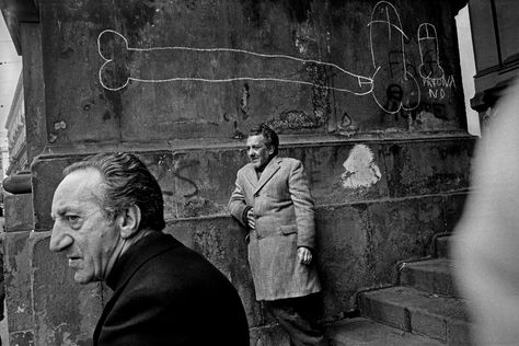 Josef Koudelka. ITALY. 1980 Josef Koudelka, Classic Photographers, Picture Composition, Dark Landscape, Classic Photography, History Of Photography, Bnw Photography, French Photographers, Art Films