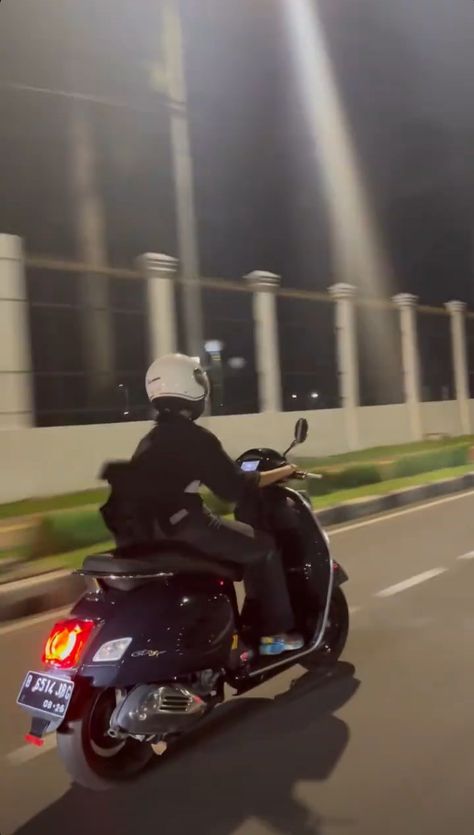 Learn Scooty Driving, Ride Scooty Aesthetic, Driving Aesthetic Scooter, Driving Scooty Girl, Cute Scooter Aesthetic, Scooter Ride Aesthetic, Driving Scooty Aesthetic, Learning Scooty Aesthetic, Riding Scooty Aesthetic Girl